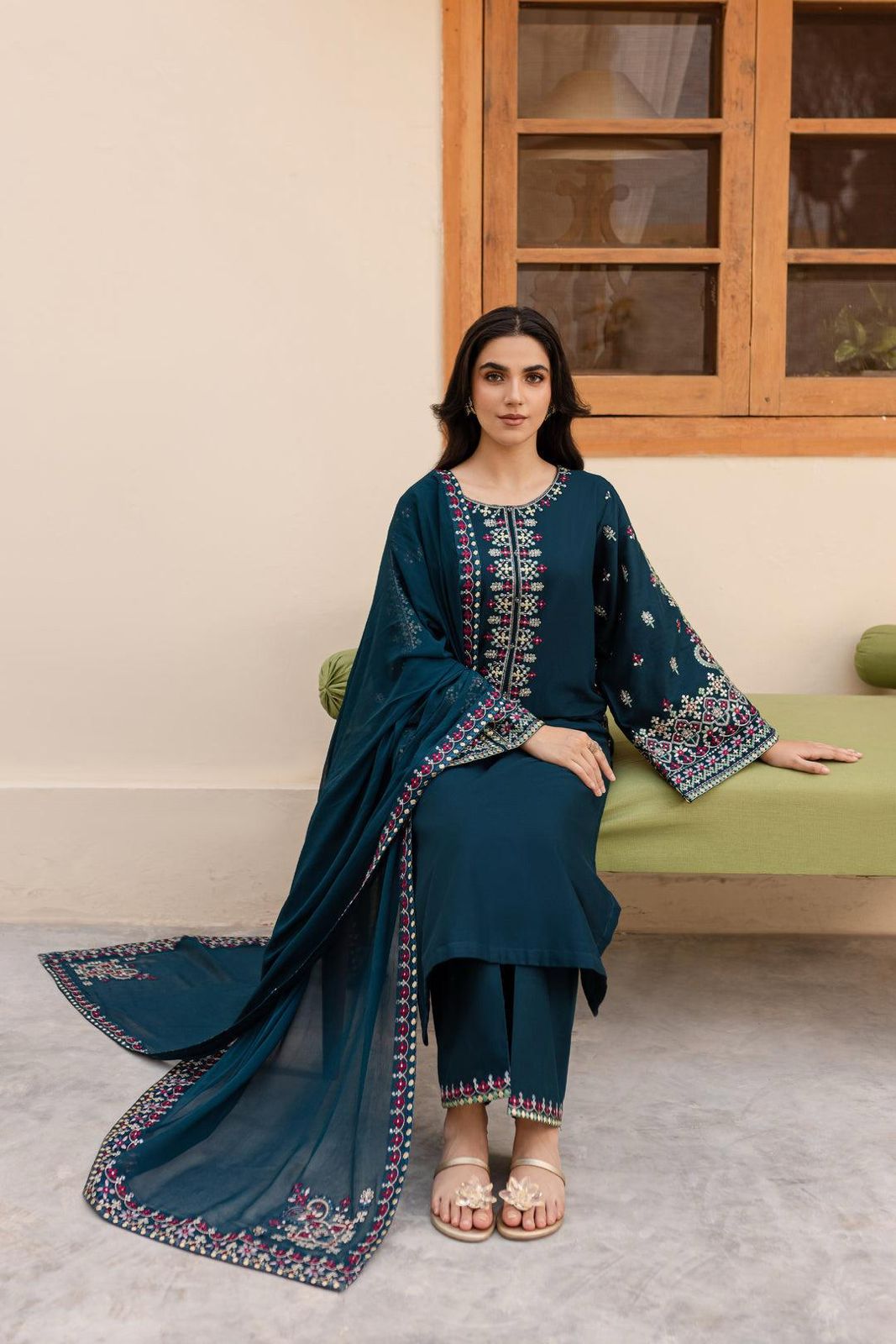 Lawn Embroidered 3Piece D-009