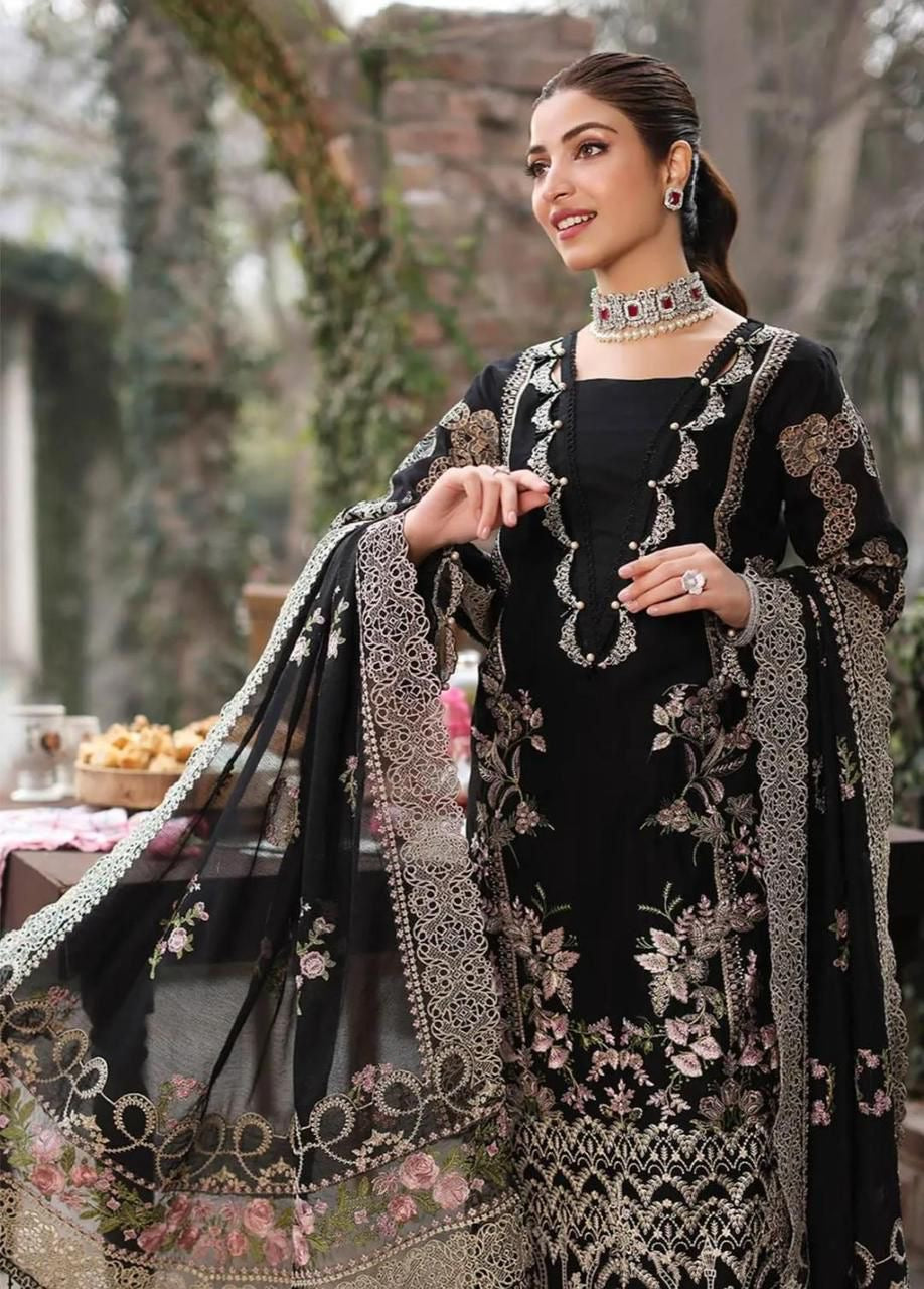 Kinza Hashmi black suit