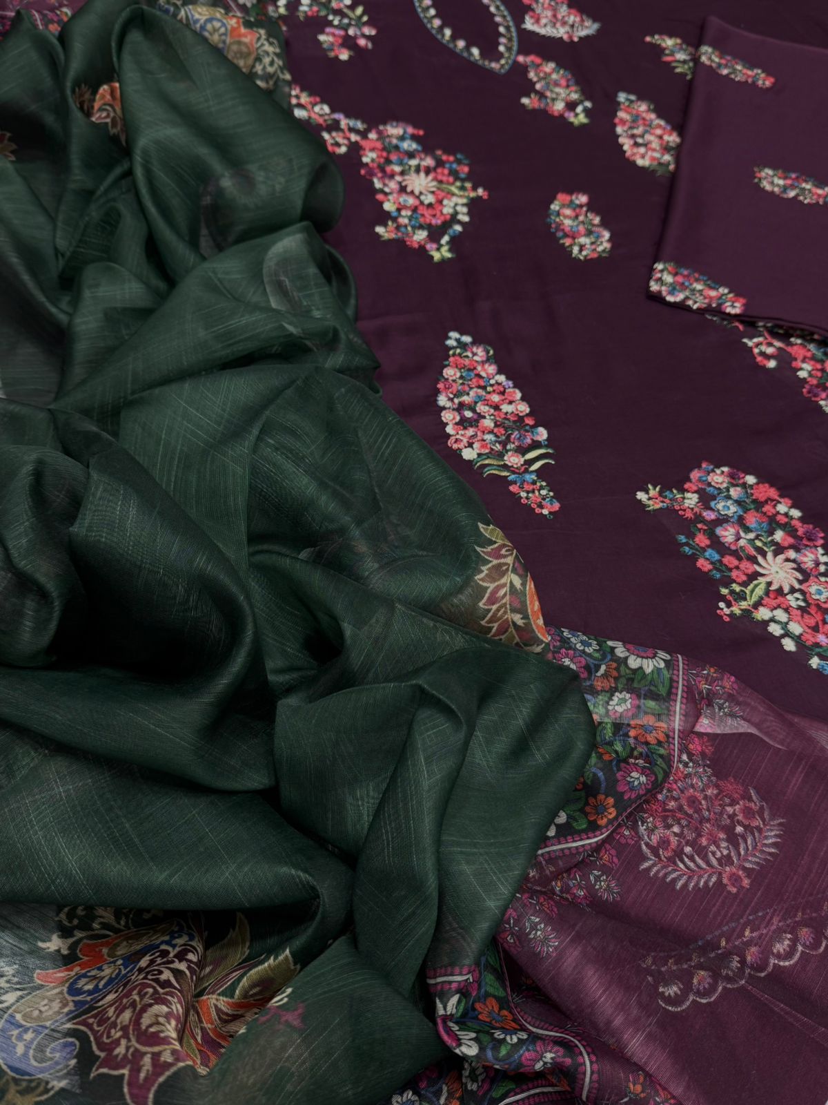 Batik Lawn Embroidered 3Piece D-001